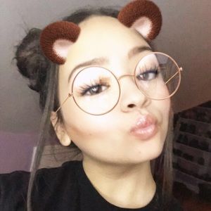 Meet your Posher, Mireya